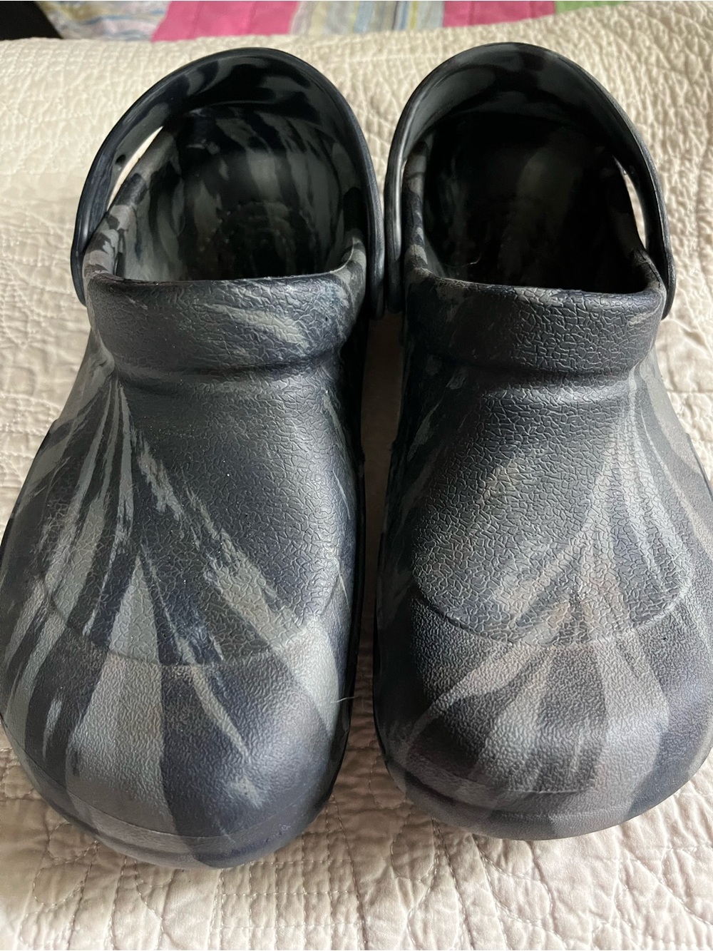 CROCS Black and Gray Marble Slip-On Clogs Women size 9